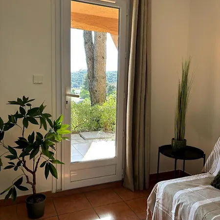Apartment Peaceful With Sea And Hill View, Air-conditioned *