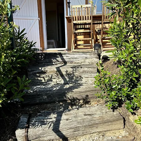 Peaceful With Sea And Hill View, Air-conditioned Apartment